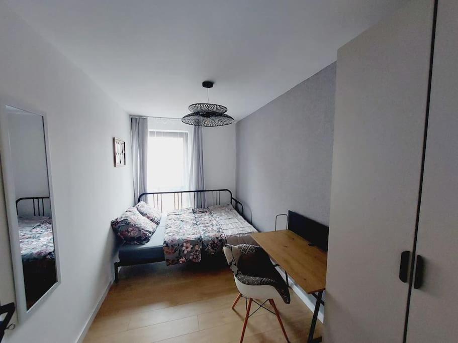 Przestronny Apartament, Ogrodek, Miejsca Postojowe W Garazu * Kraków