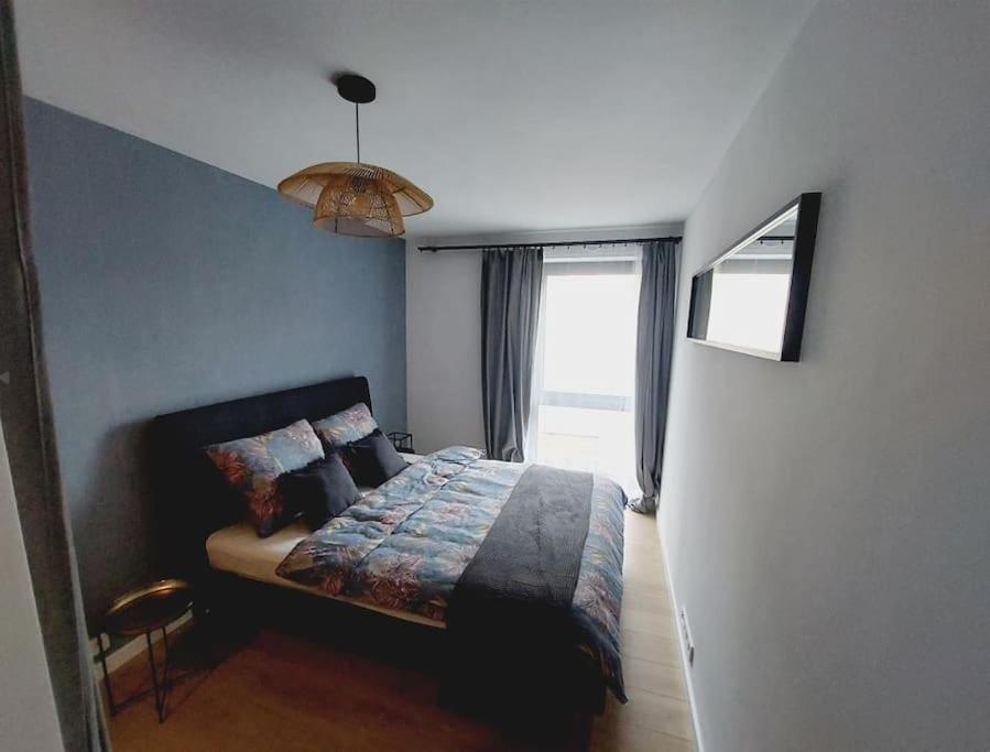 Apartament Przestronny Apartament, Ogrodek, Miejsca Postojowe W Garazu