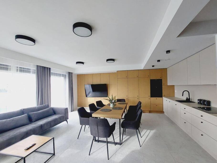 Przestronny Apartament, Ogrodek, Miejsca Postojowe W Garazu * Kraków