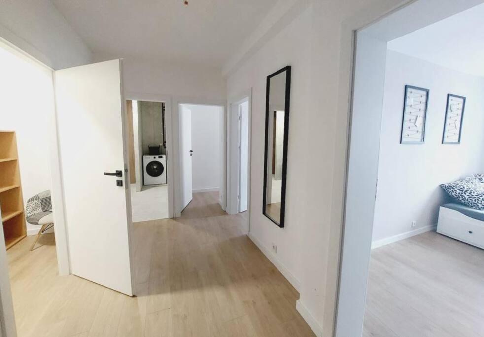 Apartament Przestronny Apartament, Ogrodek, Miejsca Postojowe W Garazu